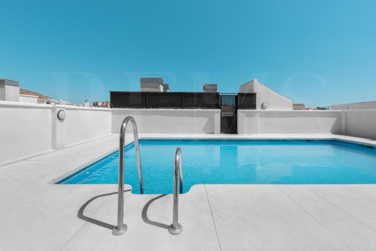 Cozy Flat With Common Pool & Parking - Center By Rems Appartement Málaga Buitenkant foto