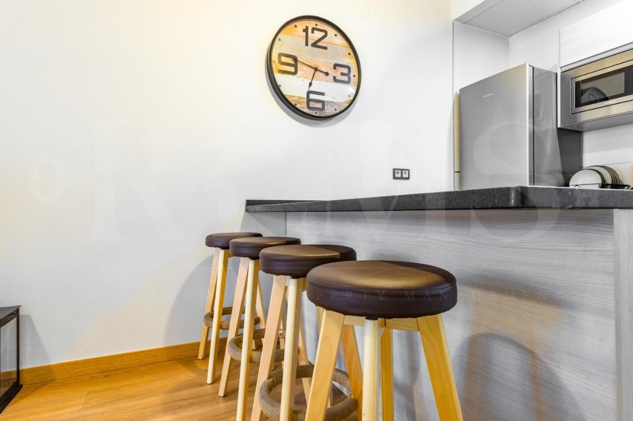 Cozy Flat With Common Pool & Parking - Center By Rems Appartement Málaga Buitenkant foto